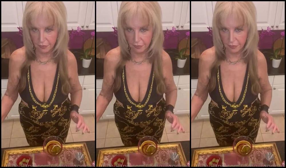 Avb Gilfgoddess Vip Nicknamed Avbgilfgoddess 08 18 2023 Onlyfans Video Friday Night At The Movies Jbe9