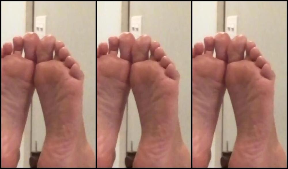 Goddess Anabelle Pync Nicknamed Anabellepync Onlyfans Closeup Video Of My Wrinkly Soles For You Footfetish Lovers