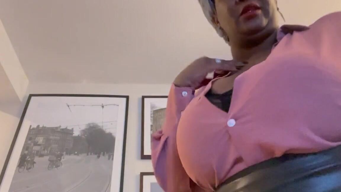 Madam Caramel Onlyfans Look At Mummy Boi Are You Aroused Let Me See Your Tinny Dicklet