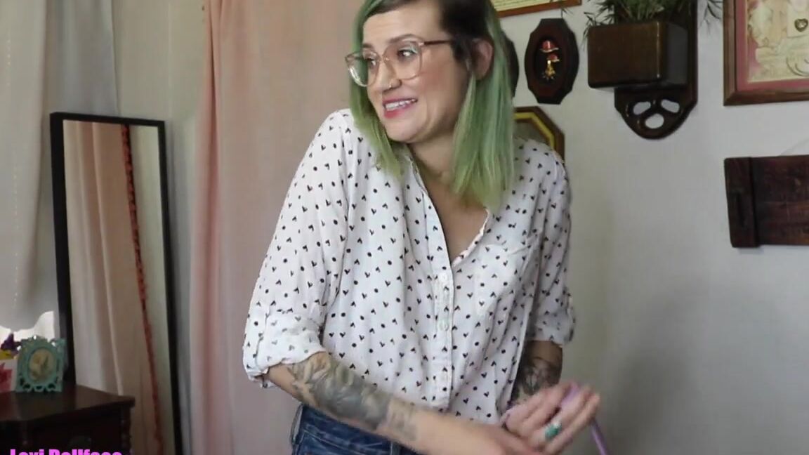 Lexi Dollface Short Atomic Wedgie Clip