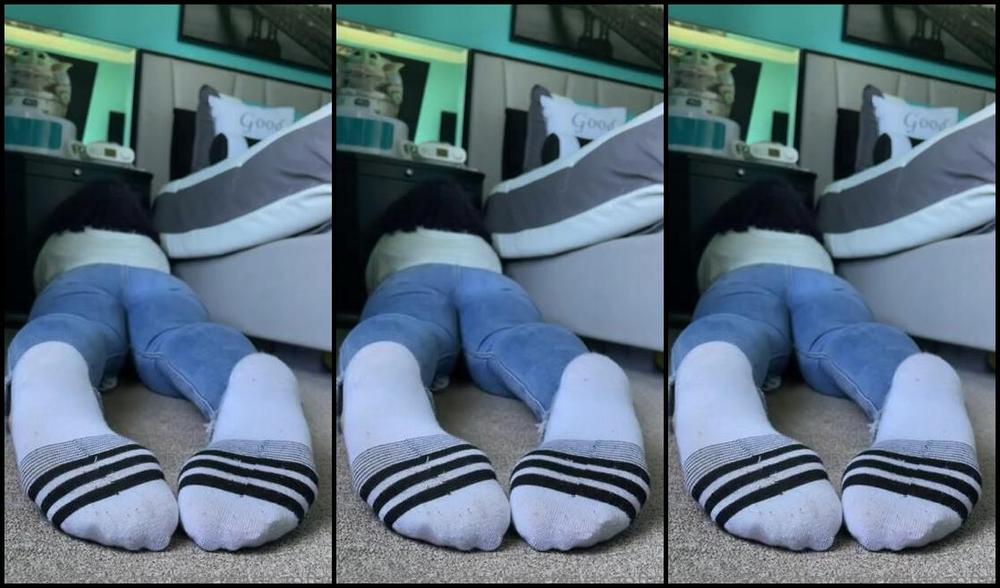 Deedeericanfeet Onlyfans Gm As Requested Wit Jeans And No Show Socks