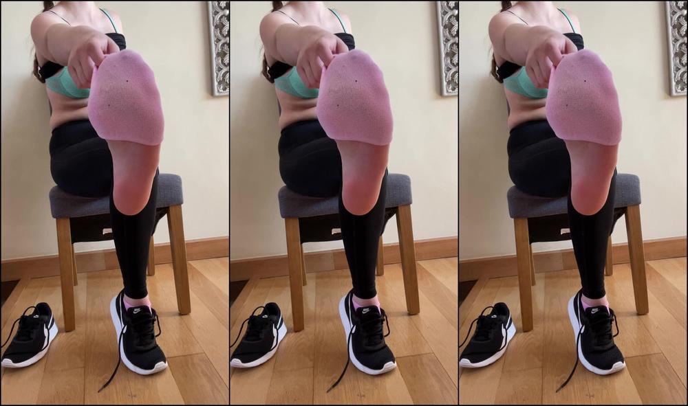 Babebarefootofficial I Ve Literally Just Got Home From My Zumba Class And I Am So Sweaty Sticky You Wa