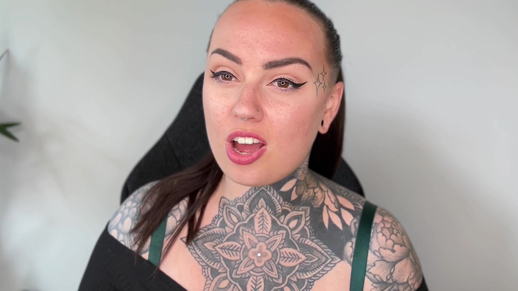 "MissValentina" femdom, femdompov, finance, financialdomination, moneyfetish Rich Findom Brat Brag manyvids