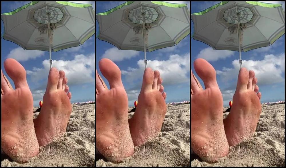 Brooketootsies Nicknamed Brooketootsies 12 30 2022 Onlyfans Video My Soles After Being On The Beach All Day