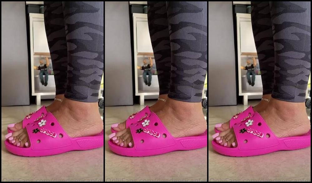 Deedeericanfeet Onlyfans As Requested In These Cute Crocs And Side Views I Honestly Would Never Think Anyone Liked The
