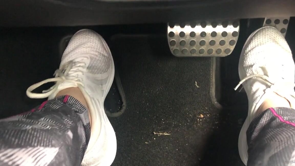 Miss Harriet Nicknamed Redtoes Onlyfans Driving My Merc After A Session In The Gym Sweaty Feet Dirty Sneakers A Little Whiffy But It S