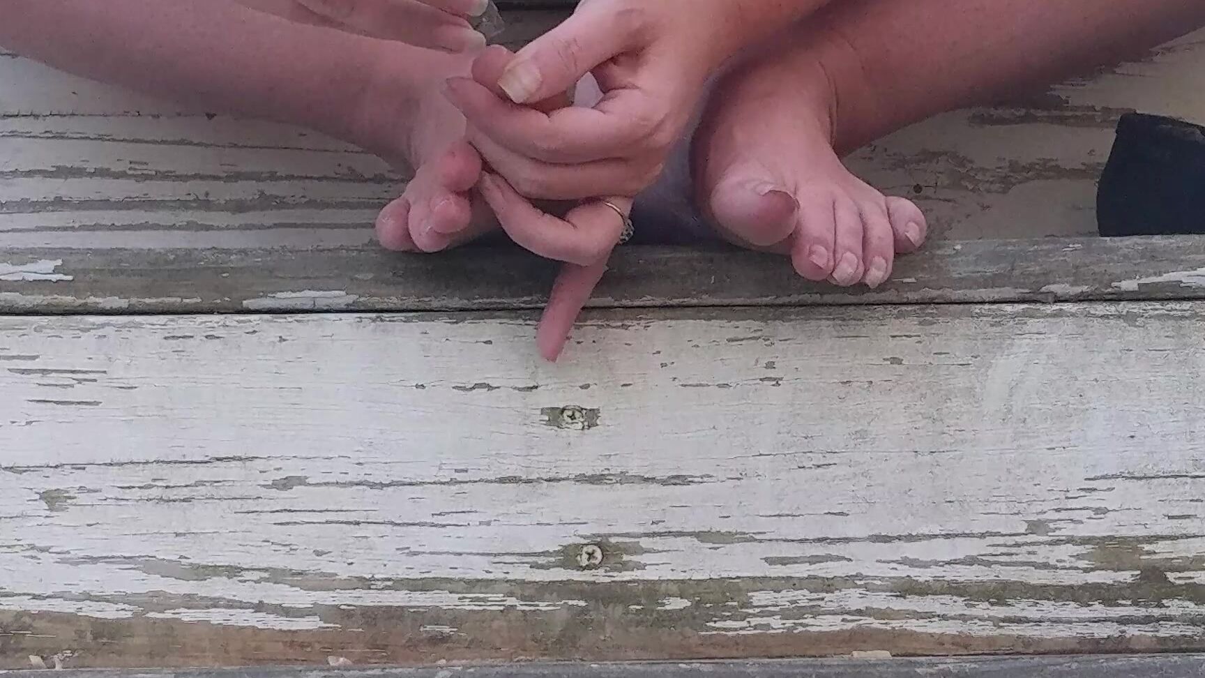 Camgirlkitten Mo Growth Toenail Clip On Stairs