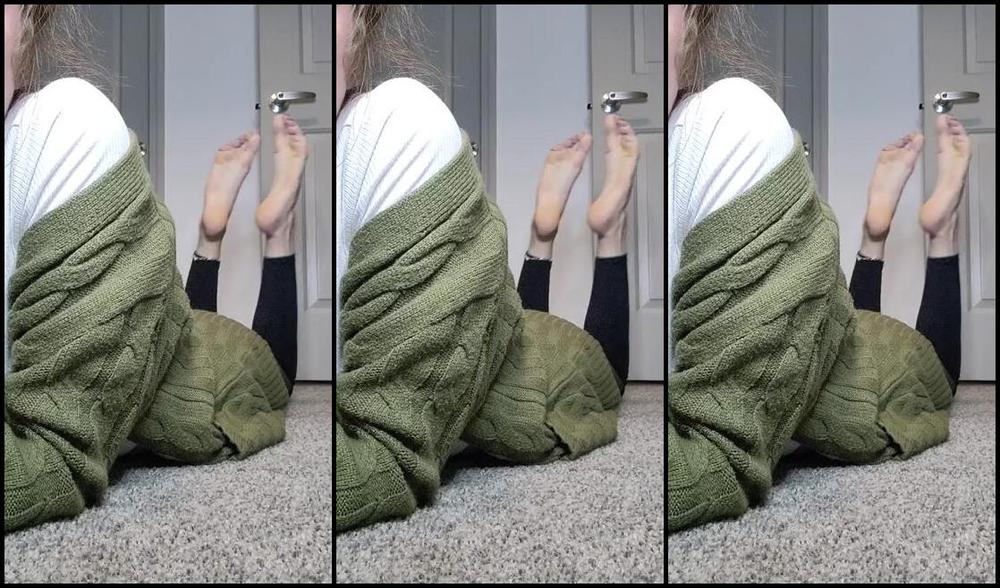 Megan Fletcher Aka Sweetsoleprincess Onlyfans I Love Ignoring You While You Drool Over My Perfect Feet Would You Be Able