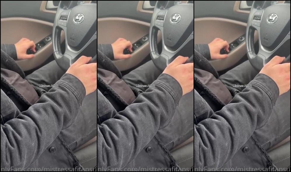 Mistressafitapsultan On My Way Wiz My Slaves One Behind Cleaning