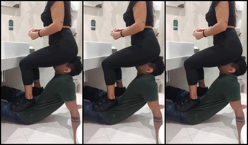 Deaveronica01 Onlyfans Leggings Or Latex I Would Probably Choose The Most Painful One