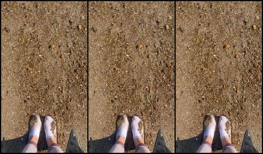 Bsmessybakery Nicknamed Bsmessybakery Onlyfans I Just Couldn T Resist Walking In The Sand Amp Into The Sea