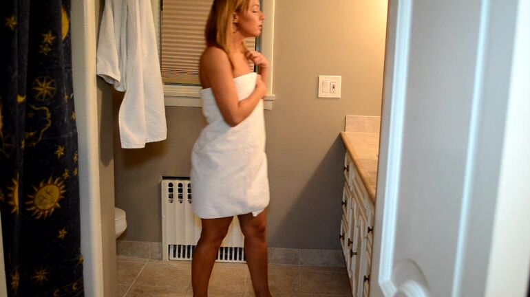 Curious Cristine Peeping Brother Eat Your Cum