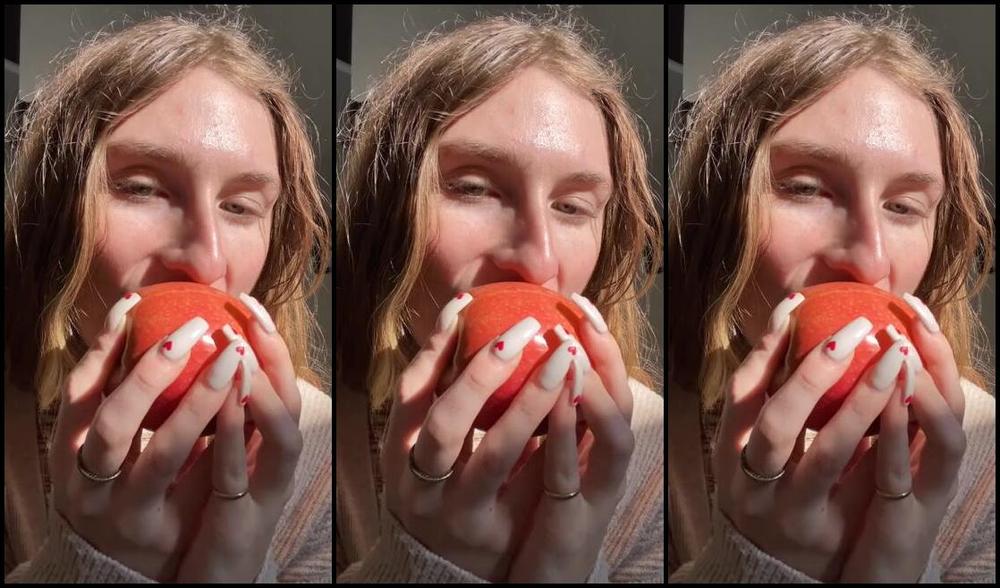 Lalalaura Nicknamed Lauras Kingdom 11 03 2024 Onlyfans Video Grace Sunlight Apple Claw