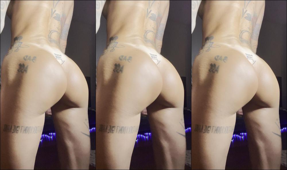 Shaved, Solo, Posing, Tattoos Sasha Beart - AssDance SiteRip