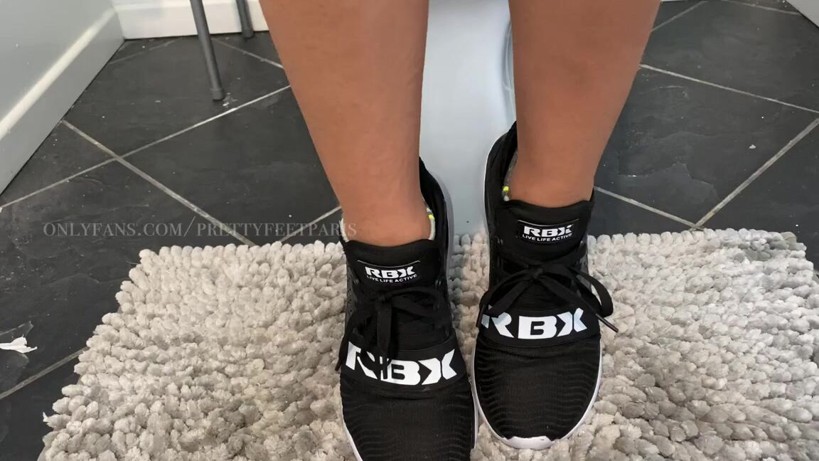 Goddess Paris Nicknamed Prettyfeetparis Onlyfans You Ve Been Dreaming Of Sniffing My Sweaty Gym Socks Haven T U 154