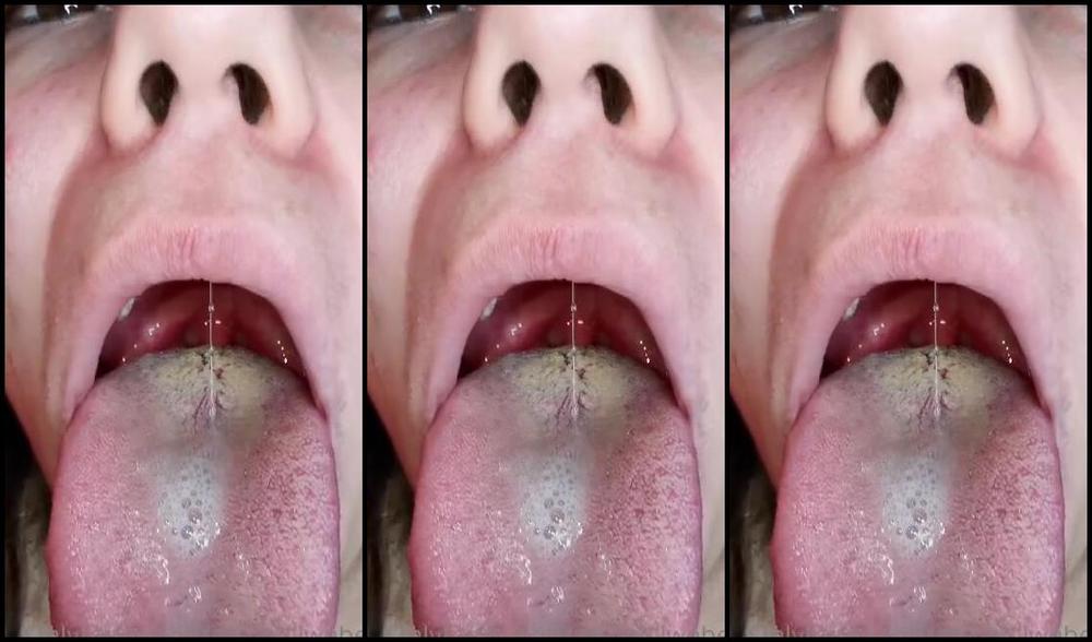 Emily Maxemilweber Nicknamed Maxemilweber 05 23 2022 Onlyfans Video Without Makeup As Soon As I Wake Up Without Brushing My Teeth Yet My Breath Is