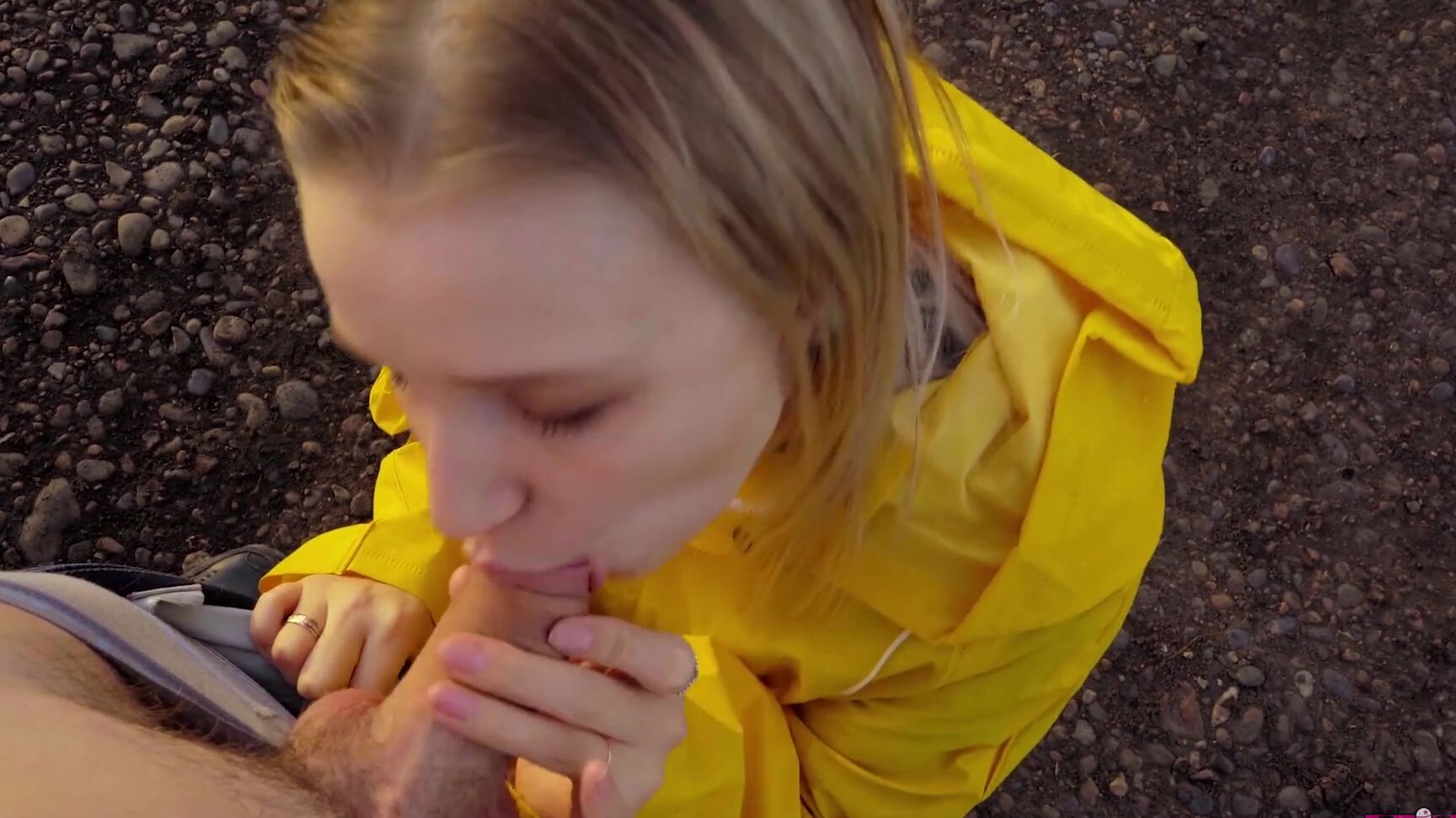 Stacy Starando Я встретил бывшую подружку, молодую шлюшку, она предложила с xhamster