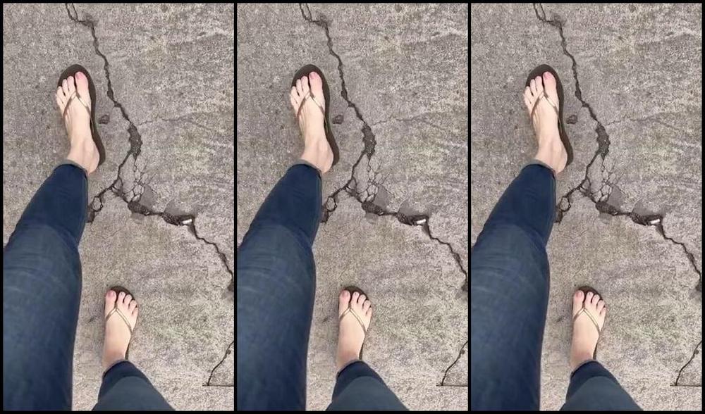 Athletoes Nicknamed Athletoes Onlyfans Going On A Little Stroll To The Coffee House