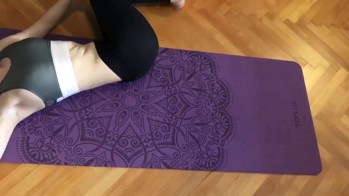 Red Queen Nicknamed Red Queen 94 Femdom 04 02 2020 Onlyfans Video Hot Yoga Session