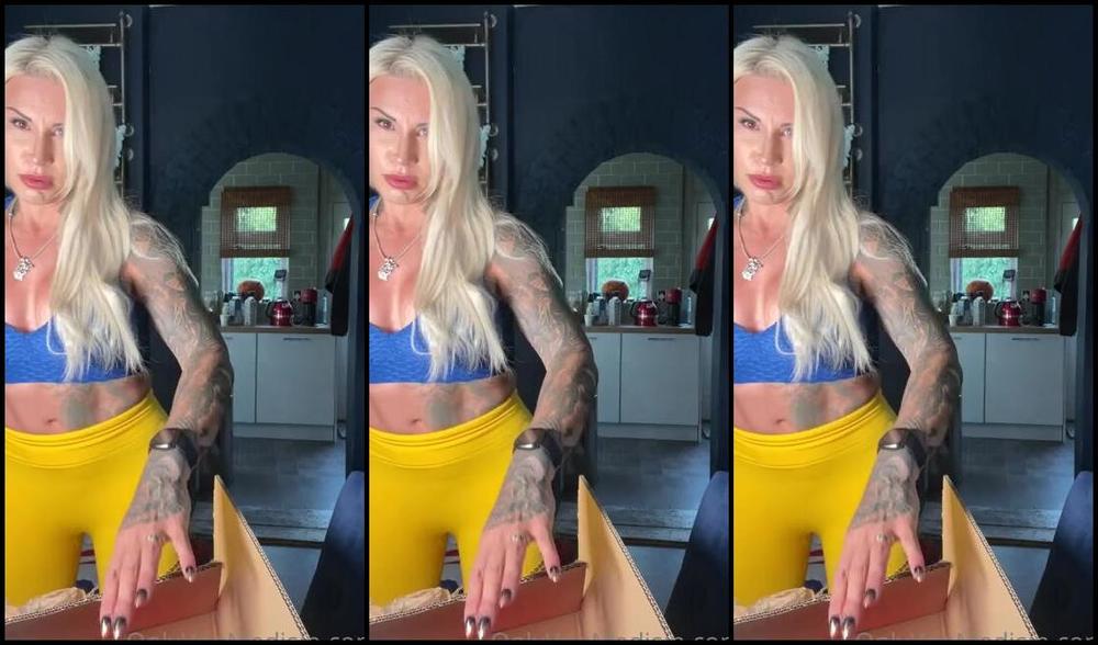 Mistress Ava Von Medisin Aka Avavonmedisin Onlyfans Unboxing A New Piece Of Breath Play Equipment