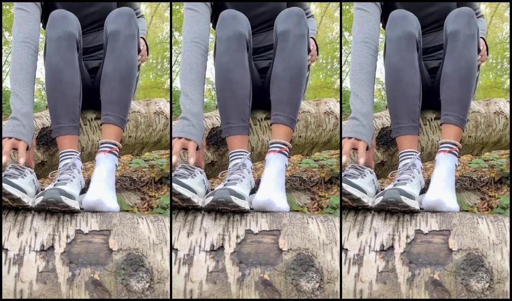 Stillsinning Nicknamed Stillsinning Onlyfans Hour Long Forest Run Makes For The Sweatiest Socks