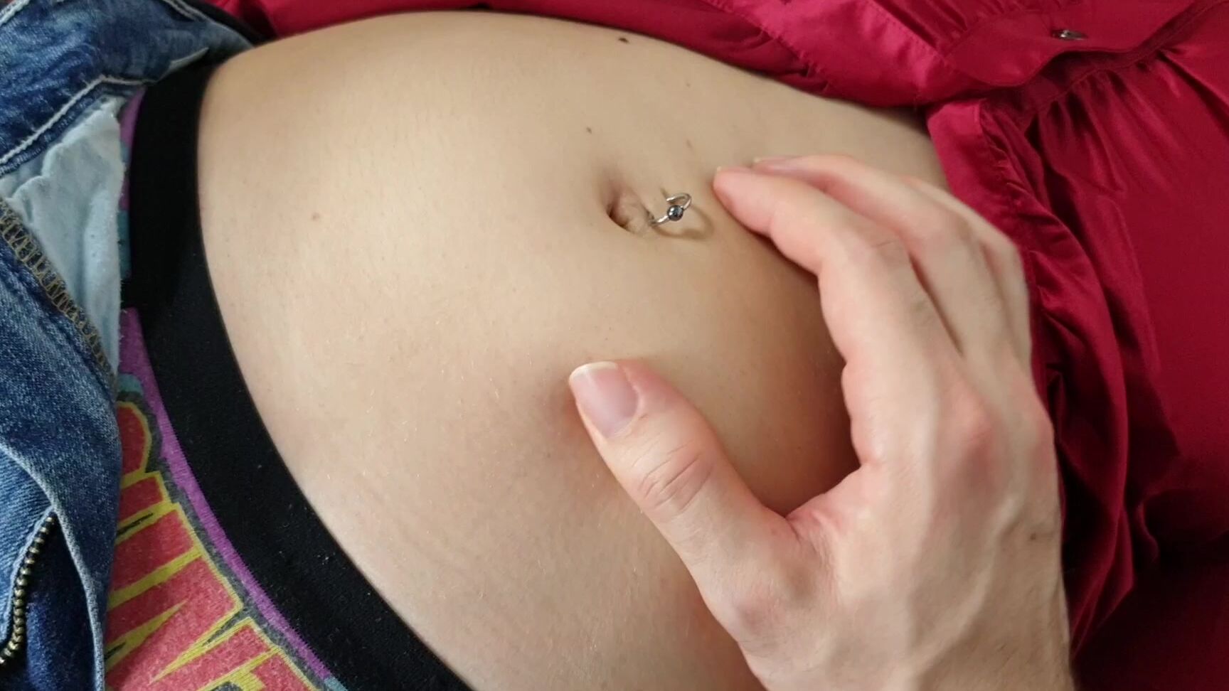 Sarah Michelle The Roommate And The Bloated Belly Rub