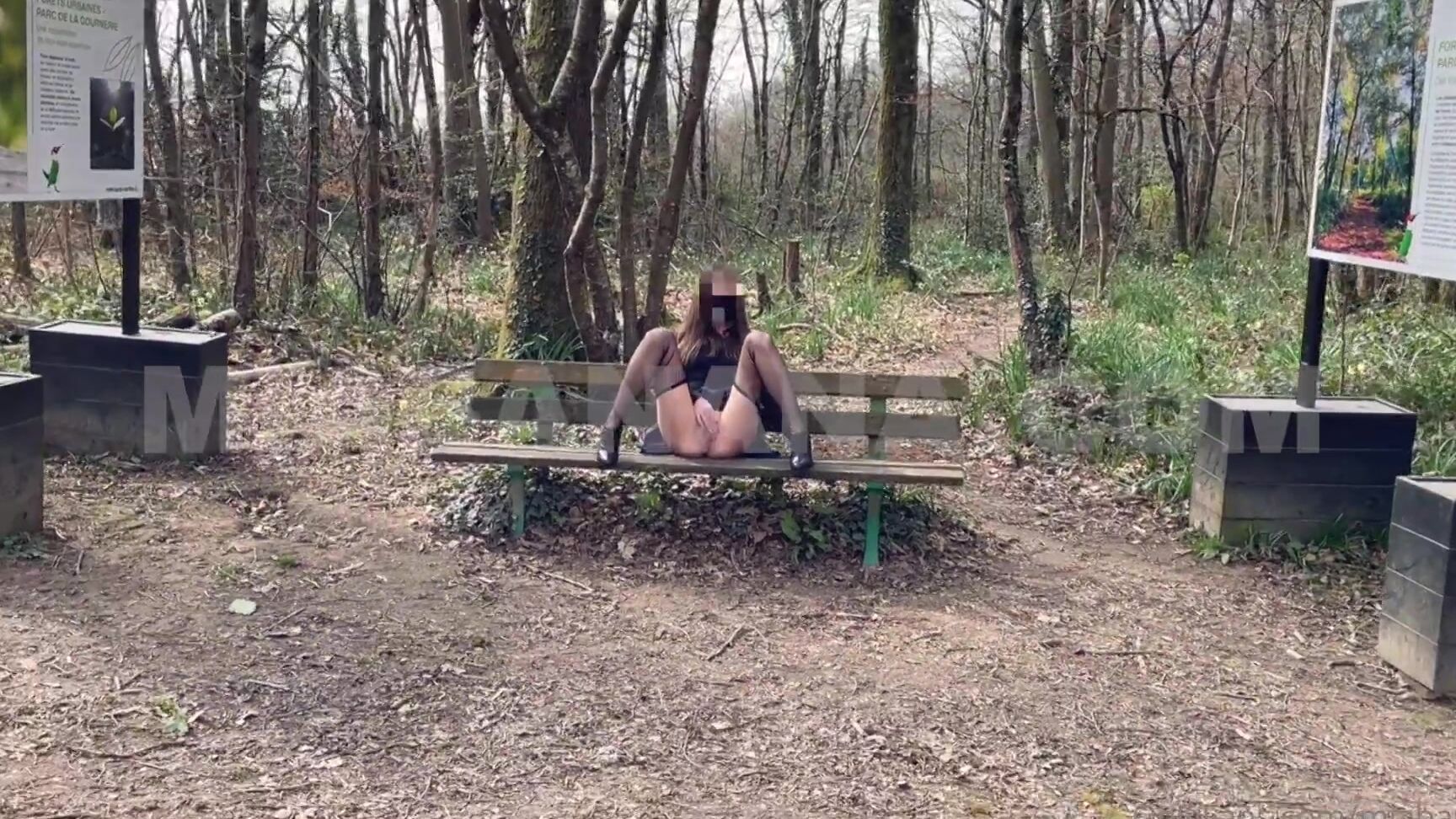 Miabanana Vid O Cadeau Je Me Gode Dans Un Parc Public La Vue De Tous Les Voy
