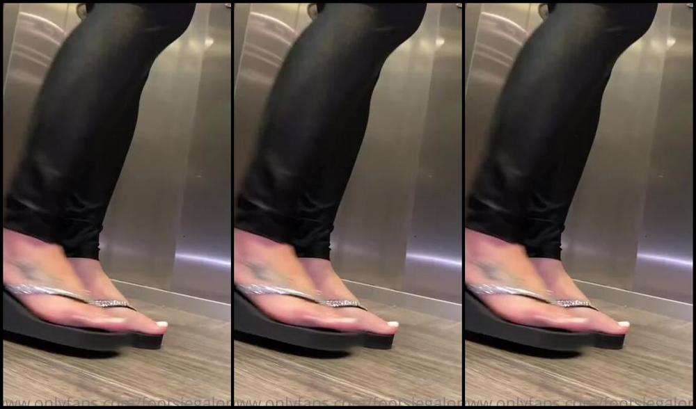 Footsiegalore Onlyfans Imagine Bumping Into Me In The Lift Or In The Hallway Of Your Hotel