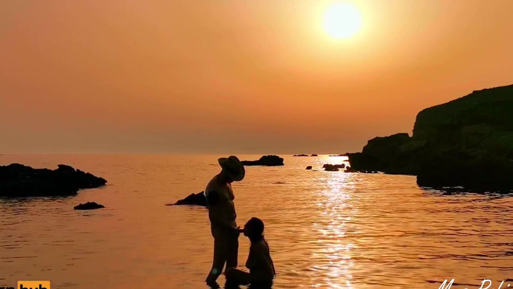 Mrs Robinson Couple having sex at Sundown get Filmed on Voyeur Cam Pornhub