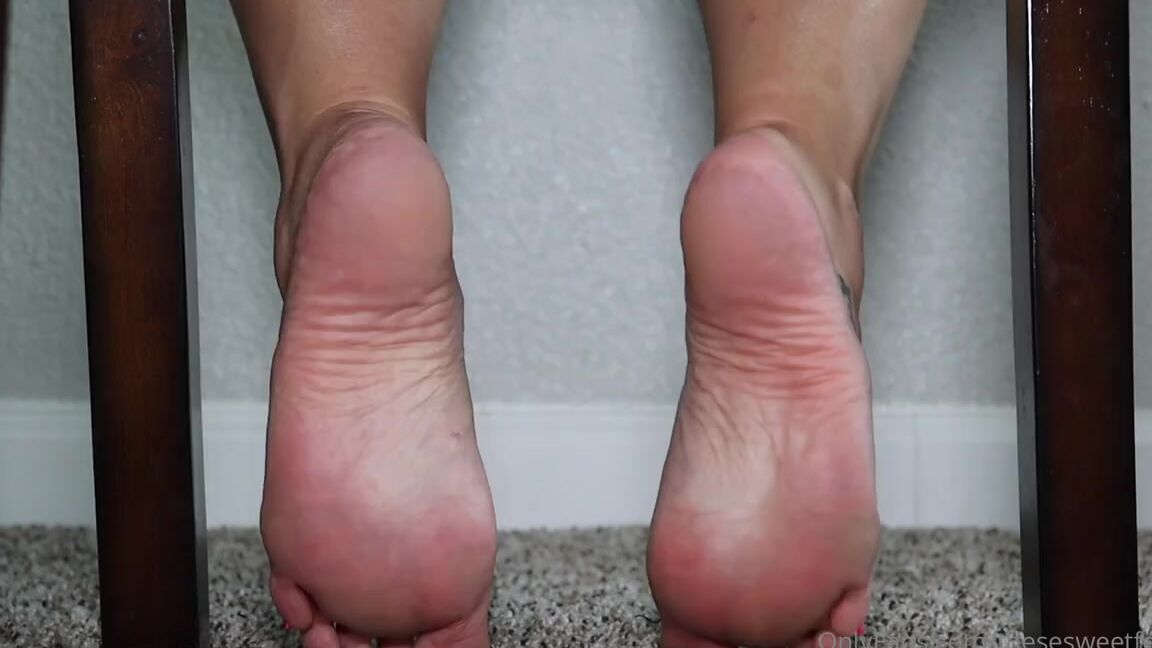 Thesesweetfeet Nicknamed Thesesweetfeet20 Onlyfans 10 25 2022 Your Favorite Girl And Your Favorite Pov Close Your Eyes And Start Thinking About Staring At