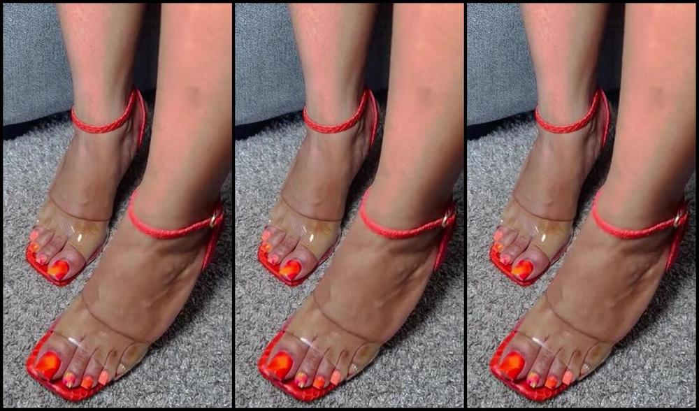 Queenjodiieetoes Aka Prettyfeetonly1800 Onlyfans How Bad Do You Want To Taste The Orange