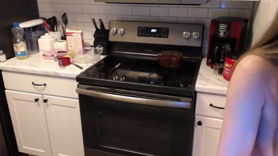 Meganholly Babysitter Bakes A Nice Dessert For You