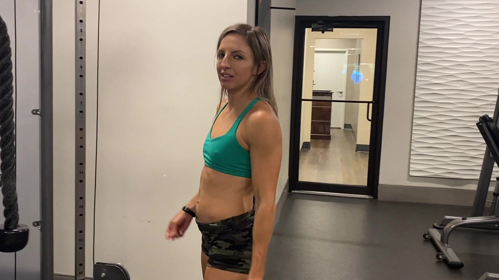 Lora Cross Sexy Lora Chinup Challenge And Flex