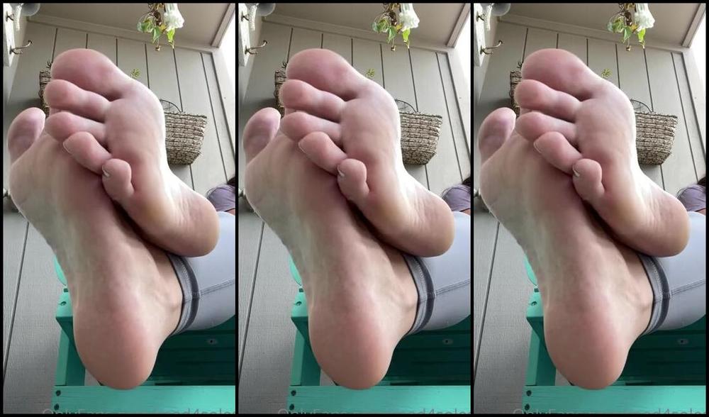 Goddess Mads Nicknamed Mad4Soles Onlyfans Enjoying My Final Day At The Ocean Then Back West Tomorrow Excited To Be Back With All Of My Props