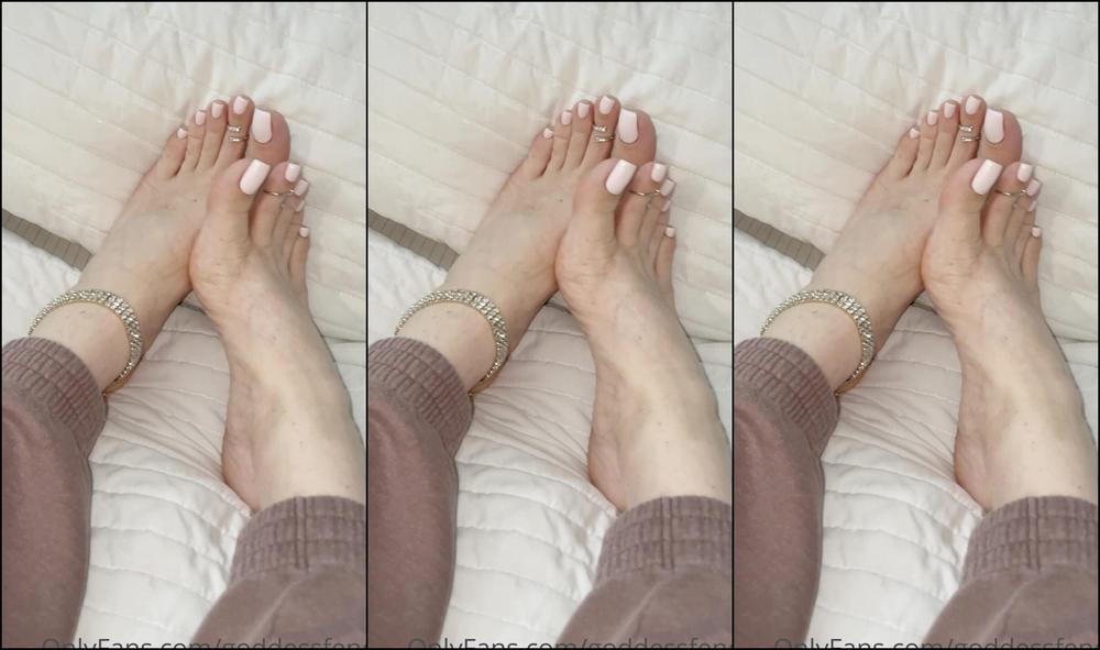 Goddessfendi 2098000474 05 01 2021 What Color Should I Do For My Nyc Hosting