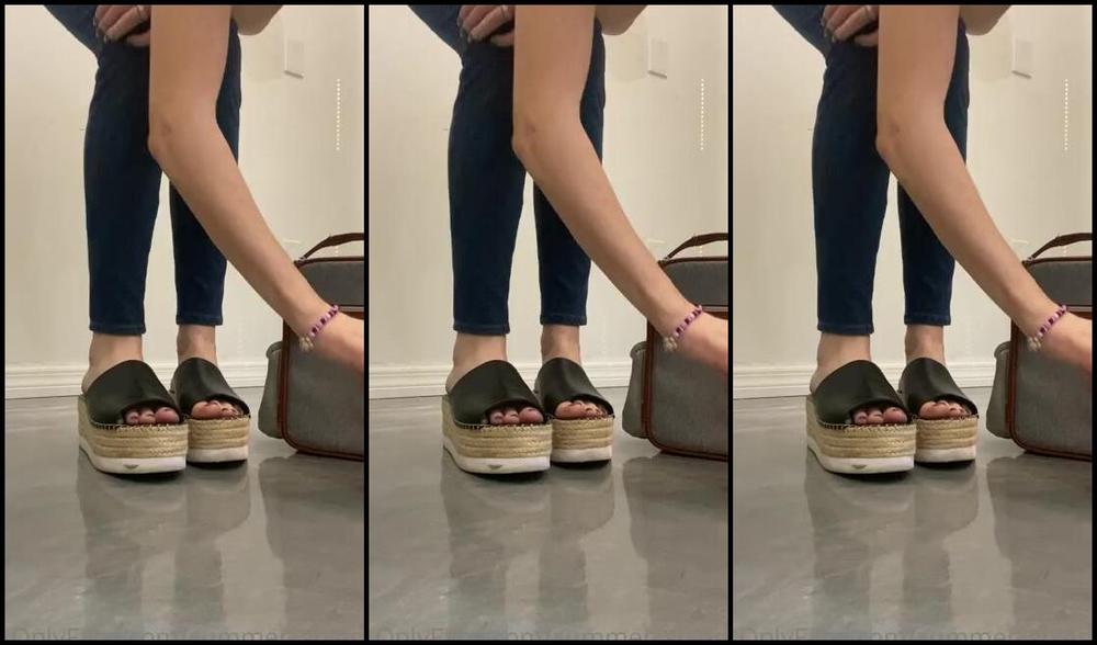 Summer Solesis Nicknamed Summer Solesis Onlyfans Snack Time In The Pose