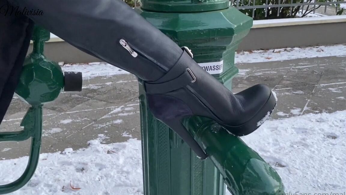 Malivisia Nicknamed Malivisia Onlyfans 01 23 2022 Follow Me For Some Romantic Moments With My Older Gianmarco Lorenzi Gml Boots Through The Snow