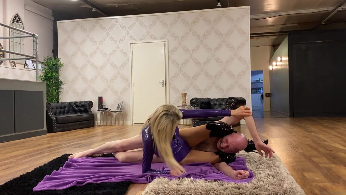 Ladydarkangeluk Onlyfans Clip Teaser Of A New Wrestling Clip Coming Soon To My Clips For Sale Store