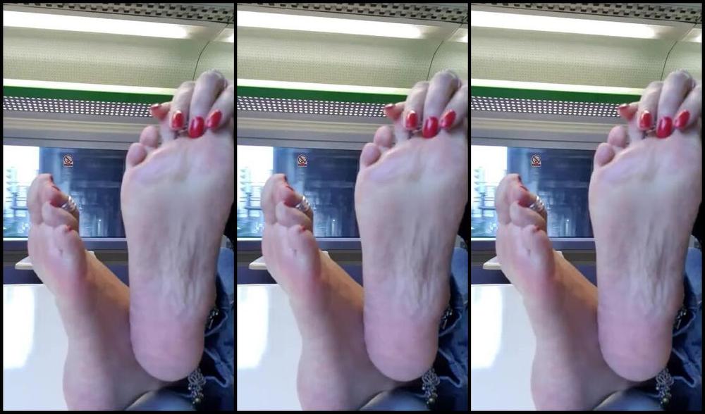 Feetbysherri Onlyfans Dusty Soles On My Train Journey