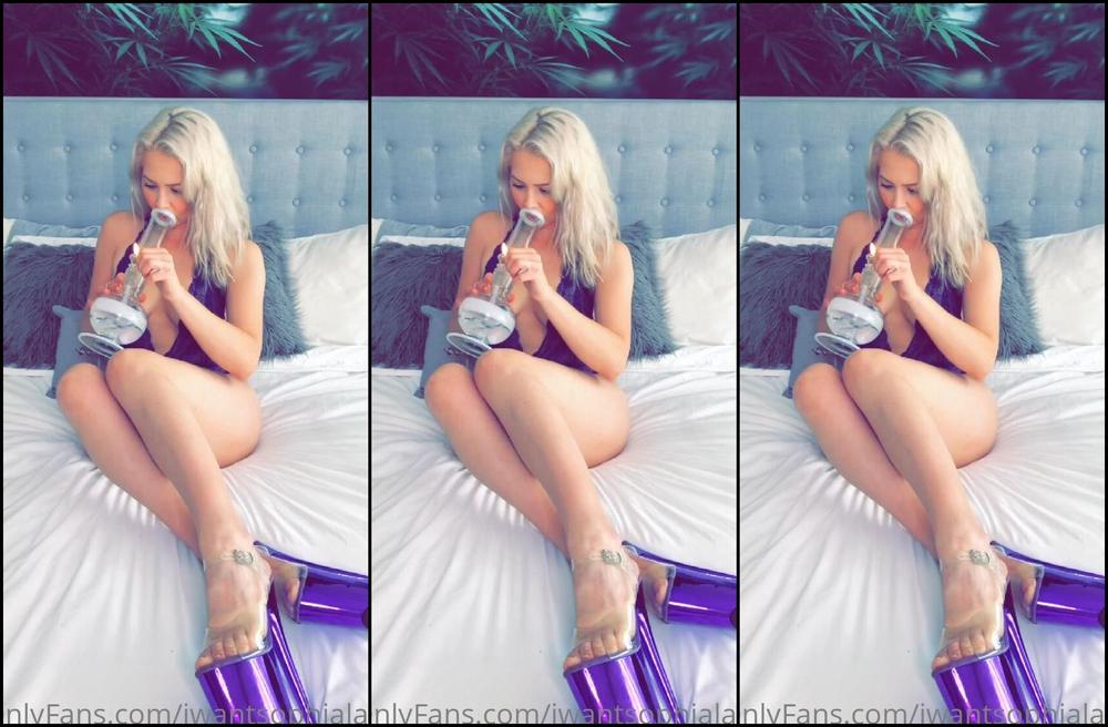 Sophiabanggs 314556161 05 13 2020 Is It Wrong That I Love Being Naked Outside