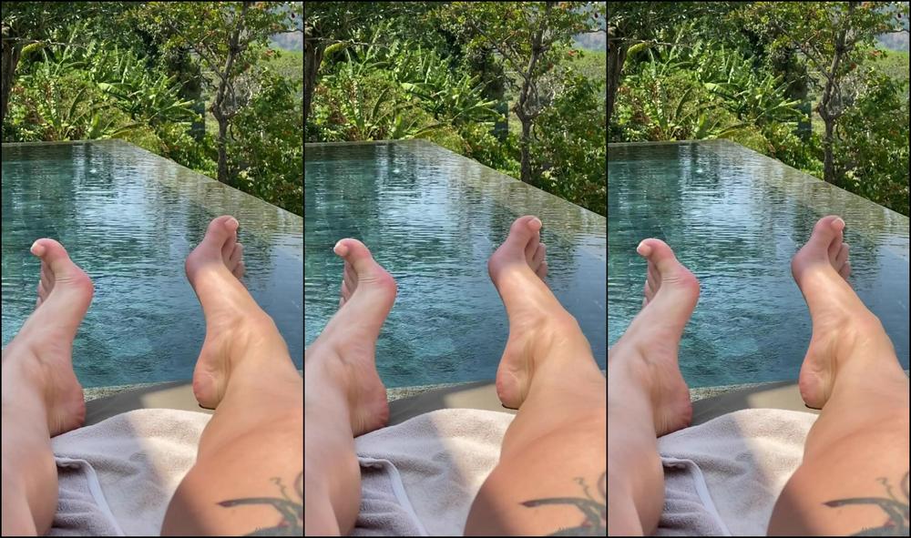 Ava Austen 177002636 03 13 2020 Tan Line Is Coming Along