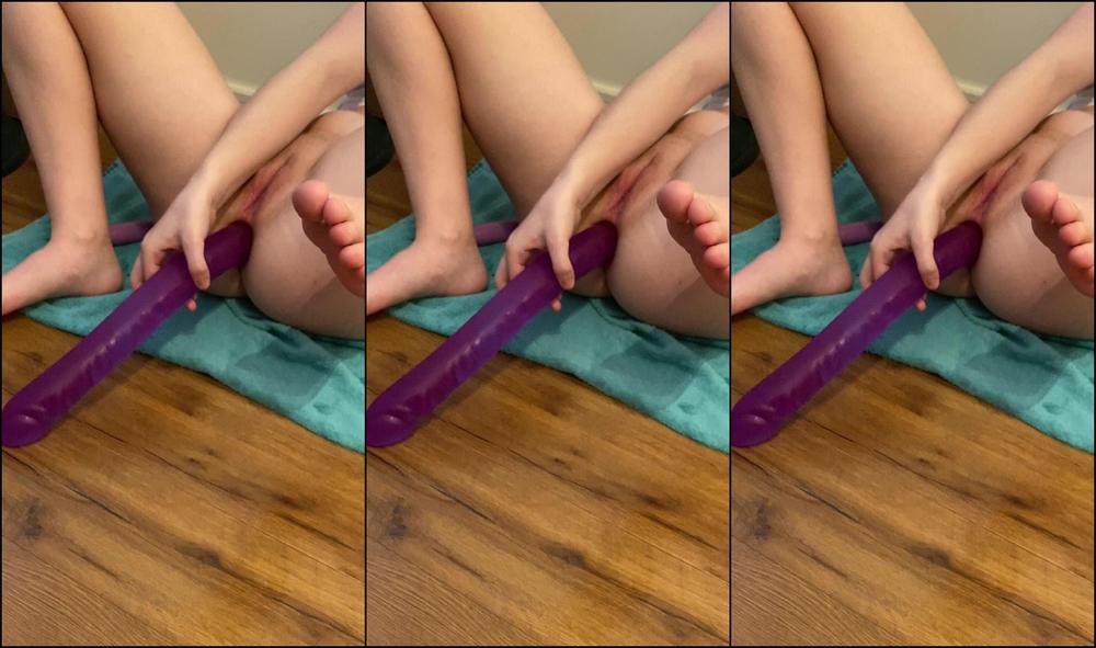 babiibuttprincess-26-04-2020-262823073-playing-with-a-new-toy-you-ve-never-seen-before