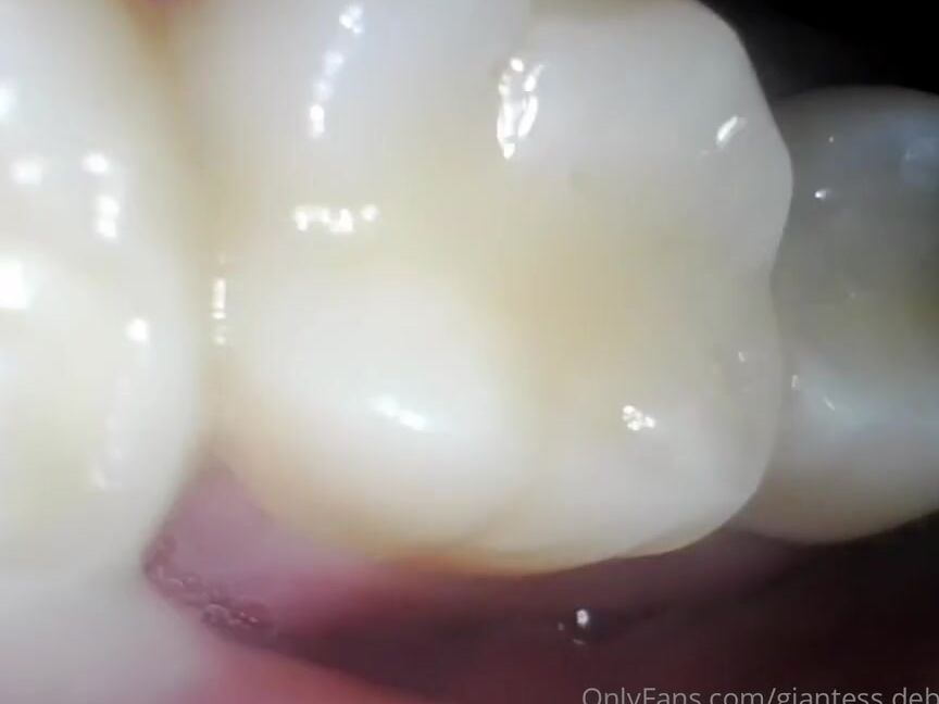 Giantess Debora Nicknamed Giantess Debora Onlyfans An Annoying Little Meal Got Stuck In My Teeth