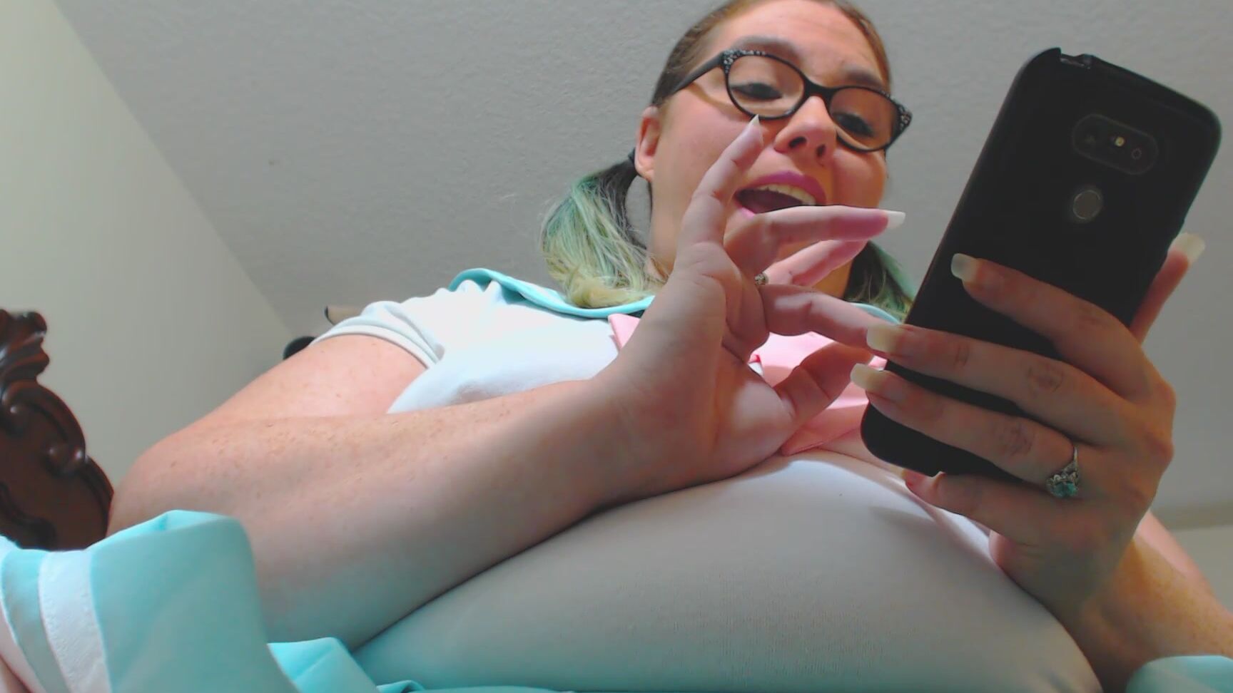 Camgirlkitten Giantess Sch Lgirl Vore