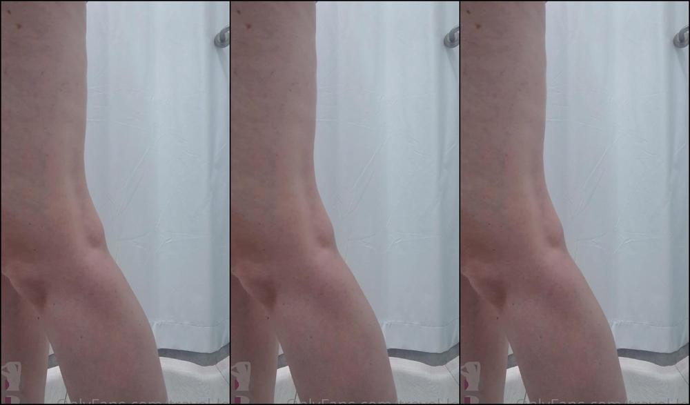 Travelling Peach 2471192129 05 29 2022 Holiday Fitting Room Antics Should Have Had My Suction Cup Phone Mount But I Left It