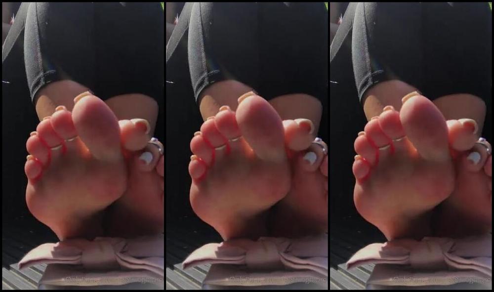 Footsiegalore Onlyfans Pink Bow Slides Bit Of Soles And Of Bit It Toes