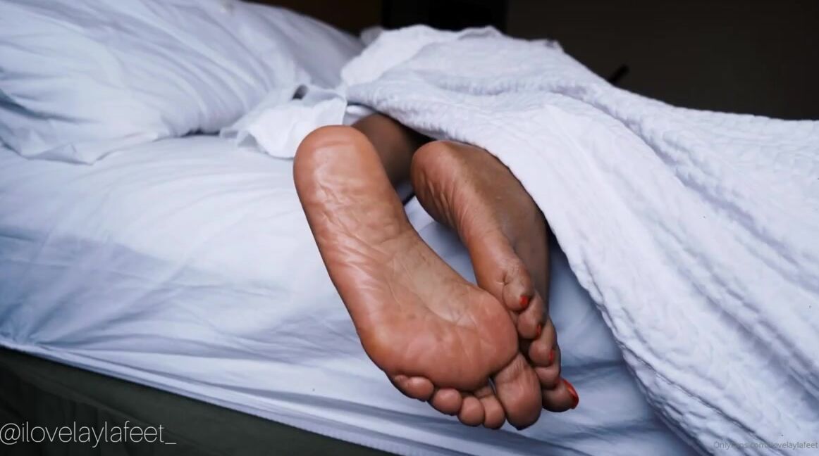 Ilovelaylafeet Onlyfans You Ever Fantasized About Sitting At The Foot Of My Bed Watching My Sleeping Feet Now You Can Make