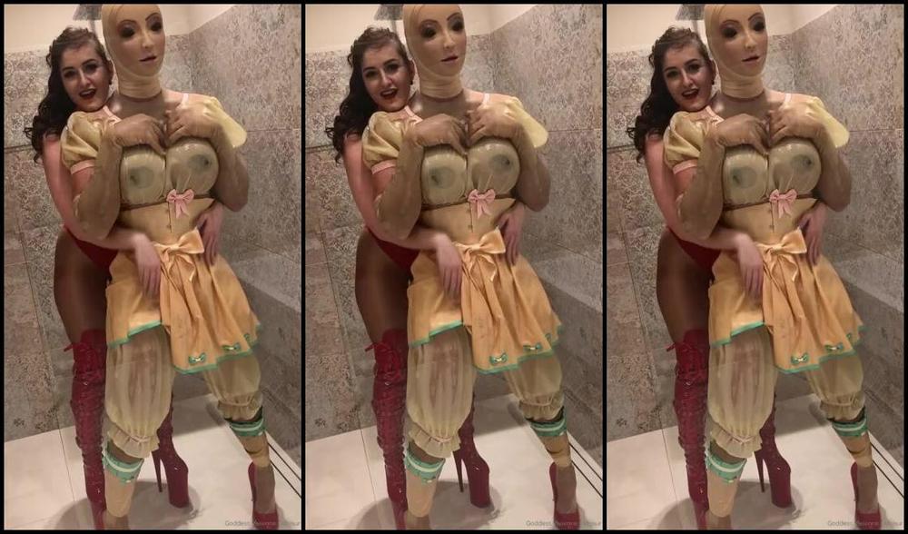 Vivienne L Amour Aka Vlproductionsuk Onlyfans Doll In The Shower I