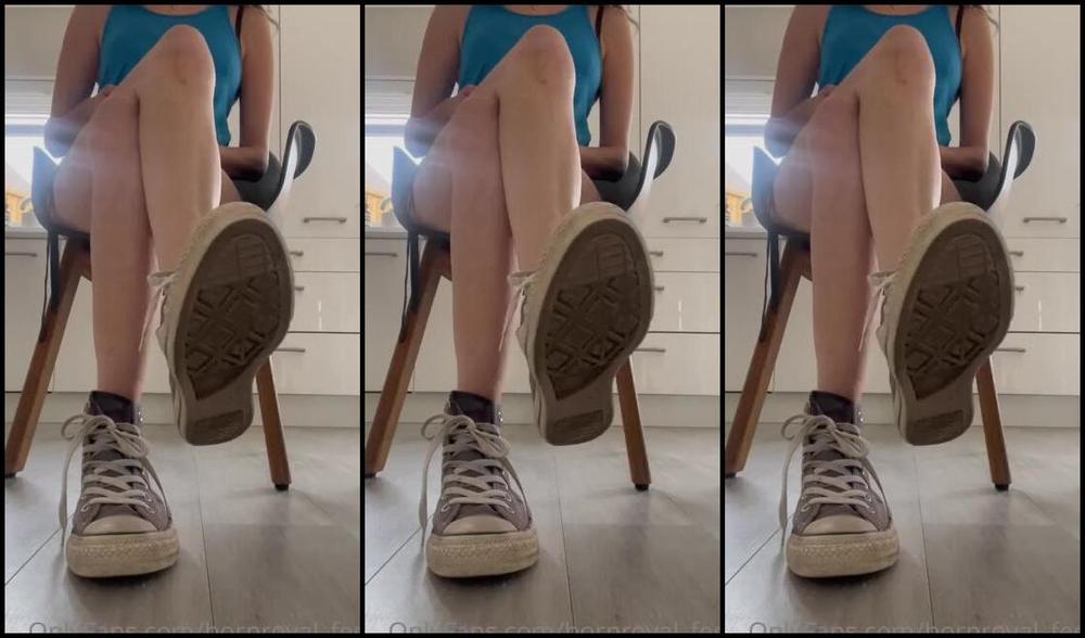 Bornroyal Feet Onlyfans See Me Tease You While I Remove My Walking Shoes And Socks And Put My Toes And Soles In Your Mouth