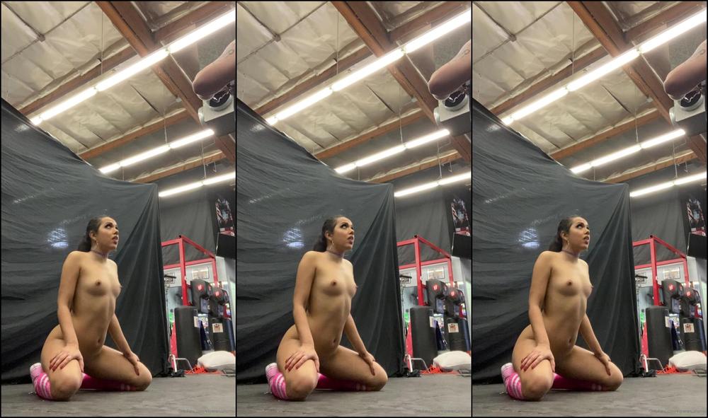 esperanzahorno-15-12-2019-104998235-behind-the-scenes-for-today-s-pictures